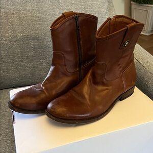 Frye Melissa Button Short Boot size 8.5 cognac brown